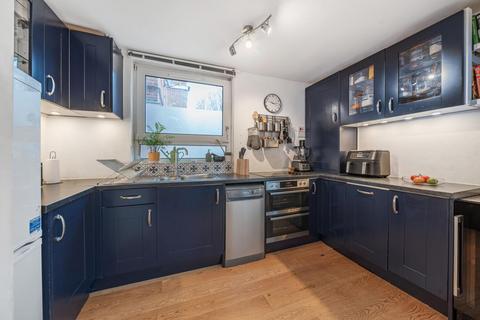 5 Jansen Walk, London, SW11 2AZ