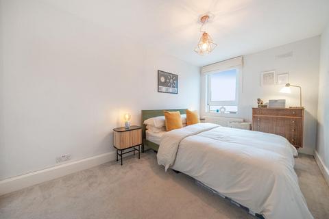5 Jansen Walk, London, SW11 2AZ