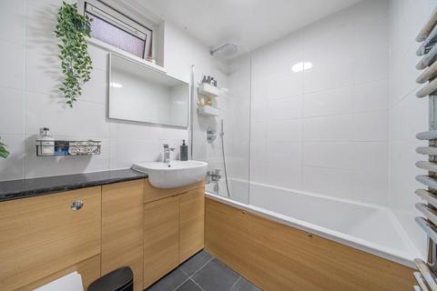 5 Jansen Walk, London, SW11 2AZ
