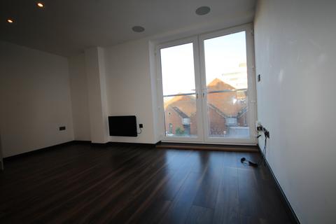 2 bedroom flat to rent, Silvester Street, Hull, East Riding of Yorkshire, HU1