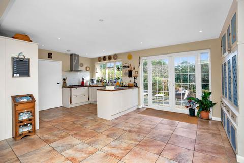 Ashlyns High Lane, Haslemere, GU27 1BD