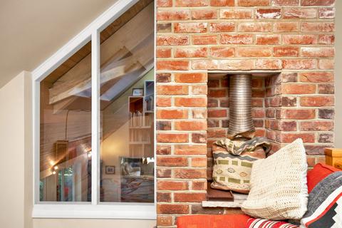 Ashlyns High Lane, Haslemere, GU27 1BD