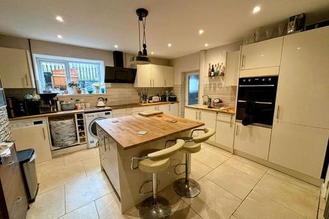 4 bedroom terraced house for sale, Lewis Street, Aberaman