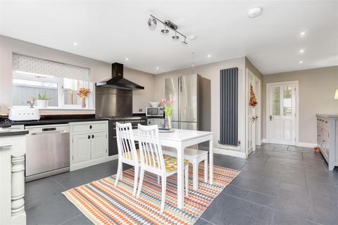 3 bedroom semi-detached house for sale, Salisbury Road, Baldock, SG7 5BY