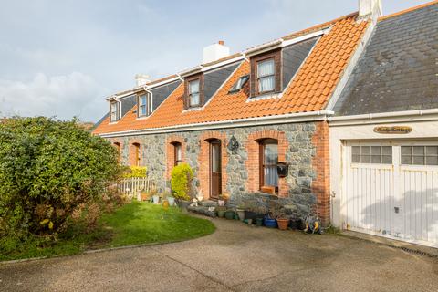 3 bedroom semi-detached house for sale, Rue De La Hougue Bachele, St. Saviour, Guernsey