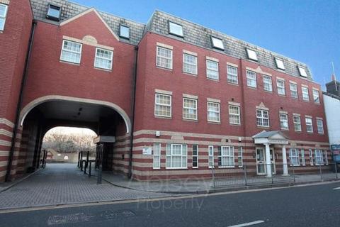 2 bedroom flat to rent, Mill Street, Langham House Mill Street, LU1