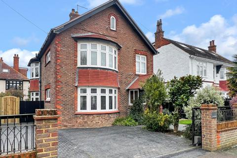 4 bedroom detached house for sale, Abbotts Close, Worthing, BN11 1JB