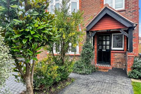 4 bedroom detached house for sale, Abbotts Close, Worthing, BN11 1JB