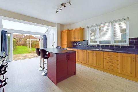 4 bedroom detached house for sale, Abbotts Close, Worthing, BN11 1JB