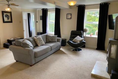 4 bedroom end of terrace house to rent, Cotshill Gardens, Chipping Norton