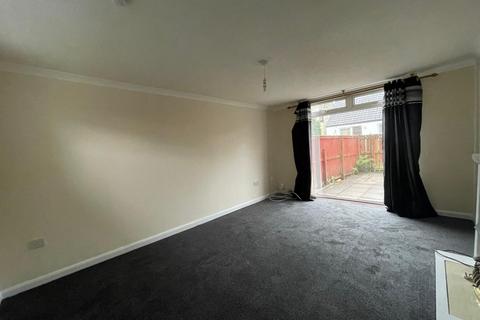 3 bedroom terraced house to rent, Smithyends, Glasgow G67