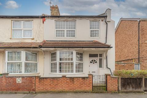 4 bedroom end of terrace house for sale, Wellstead Road, East Ham E6