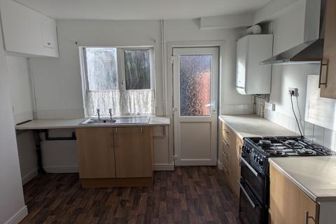 2 bedroom terraced house to rent, Florence Avenue, Wigston LE18