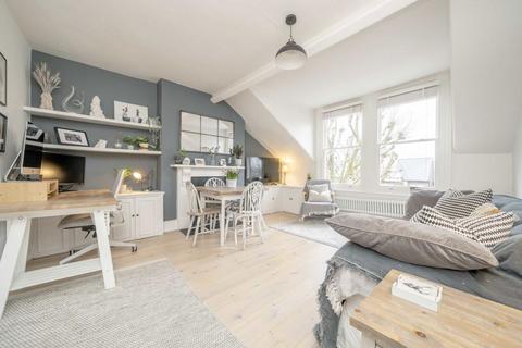 Flat 3, 12 Heathfield Road, London, W3 8EL