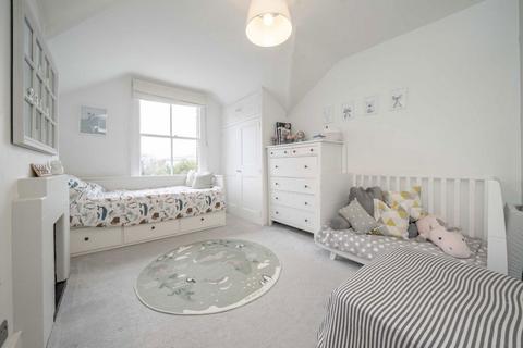 Flat 3, 12 Heathfield Road, London, W3 8EL