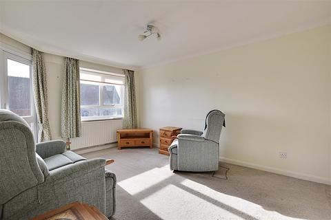 2 bedroom apartment for sale, Cantelupe Road, Bexhill-On-Sea