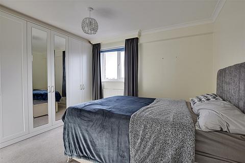 2 bedroom apartment for sale, Cantelupe Road, Bexhill-On-Sea