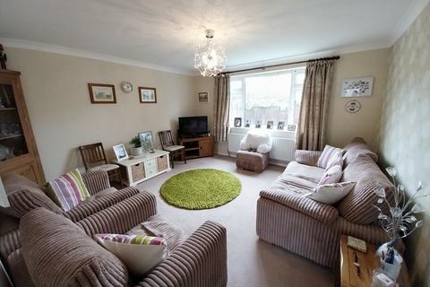 1 bedroom ground floor maisonette for sale, Edenbridge, Kent, TN8