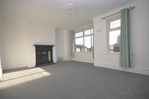 2 bedroom flat to rent, Crown Lane Bromley BR2