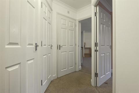 1 bedroom apartment for sale, Lady Margaret Gardens, Ware