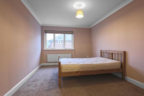 1 bedroom apartment for sale, Lady Margaret Gardens, Ware