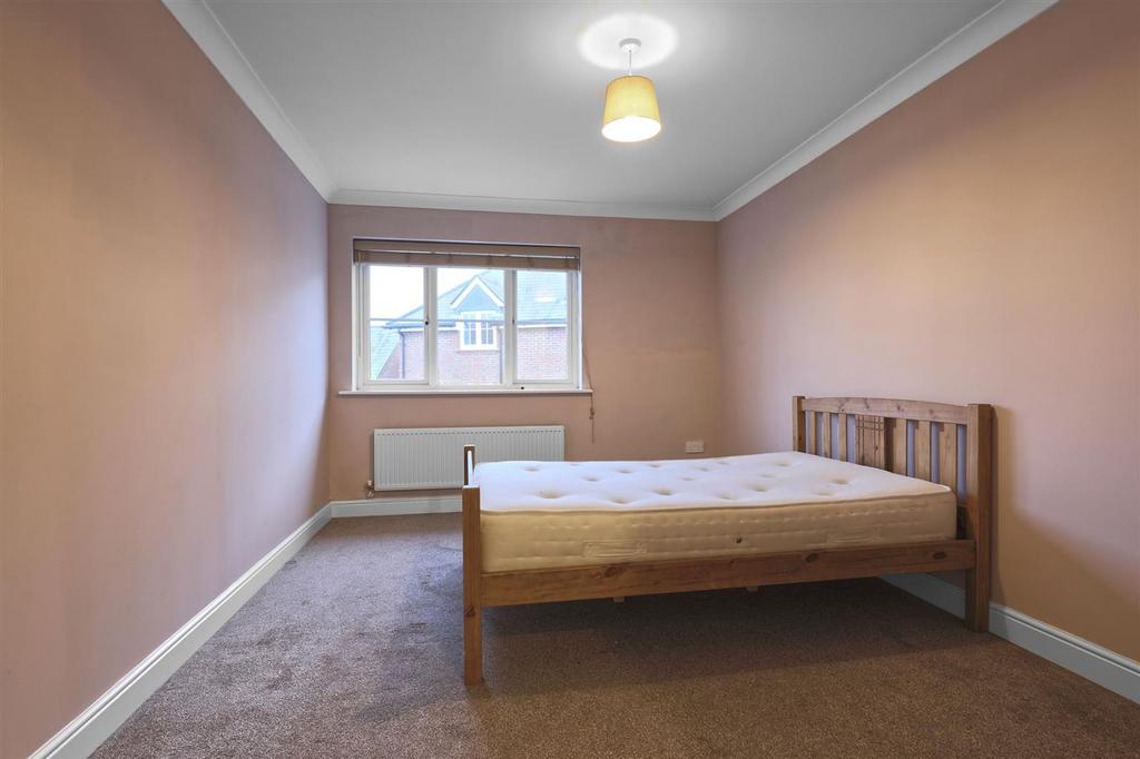 Bed .jpg