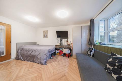 Studio for sale, Spencer Mews, Barons Court, London, W6