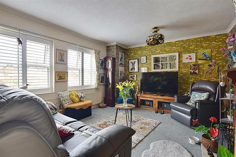 2 bedroom retirement property for sale, Rotherfield Avenue, Bexhill-On-Sea