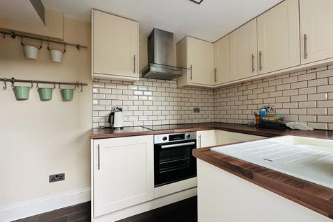 2 bedroom semi-detached house to rent, Sowell Street, Broadstairs, Kent, CT10