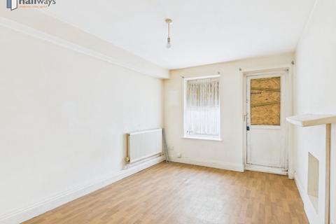 2 bedroom flat for sale, London SE25