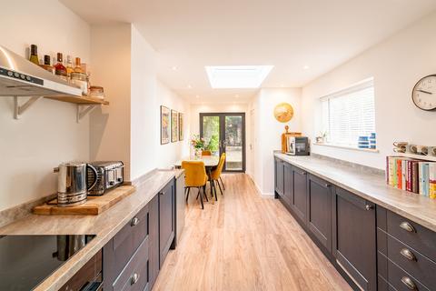 83 Luckwell Road, Bristol, BS3 3ET