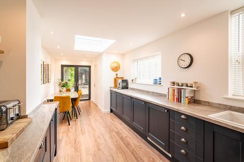 83 Luckwell Road, Bristol, BS3 3ET