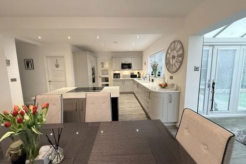 4 bedroom detached house for sale, Ferndown Road, Solihull