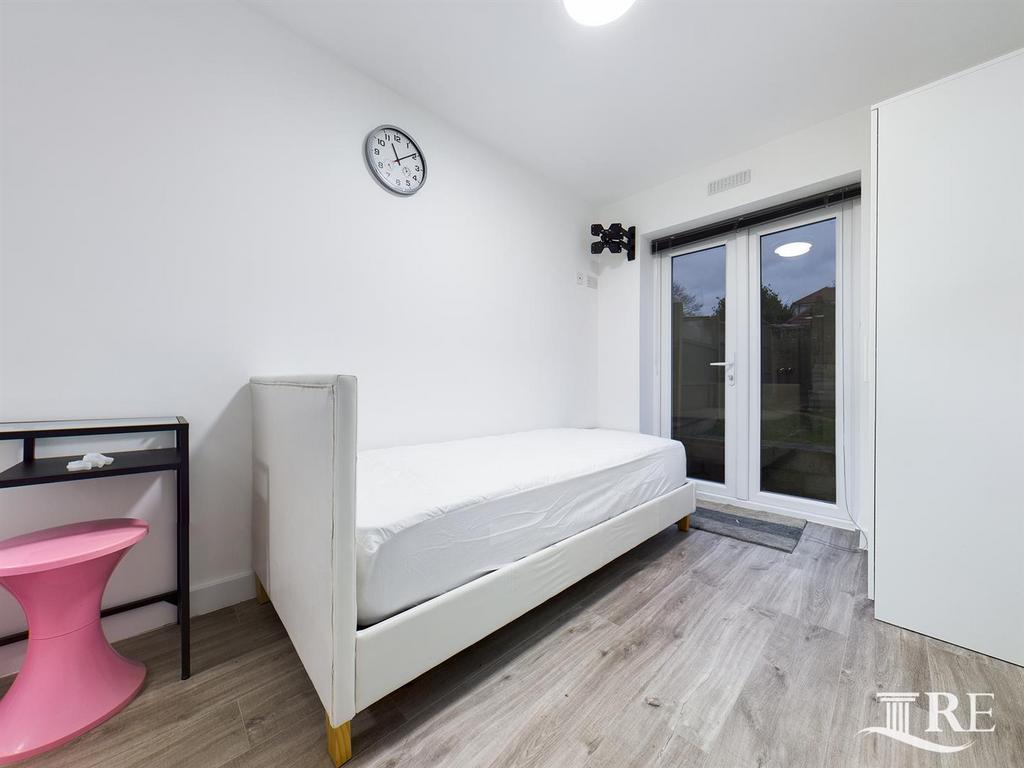 Room 4.jpg