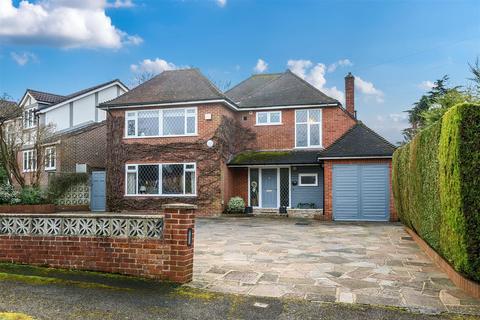 4 bedroom detached house for sale, Gilhams Avenue, Banstead