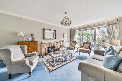 4 bedroom detached house for sale, Gilhams Avenue, Banstead