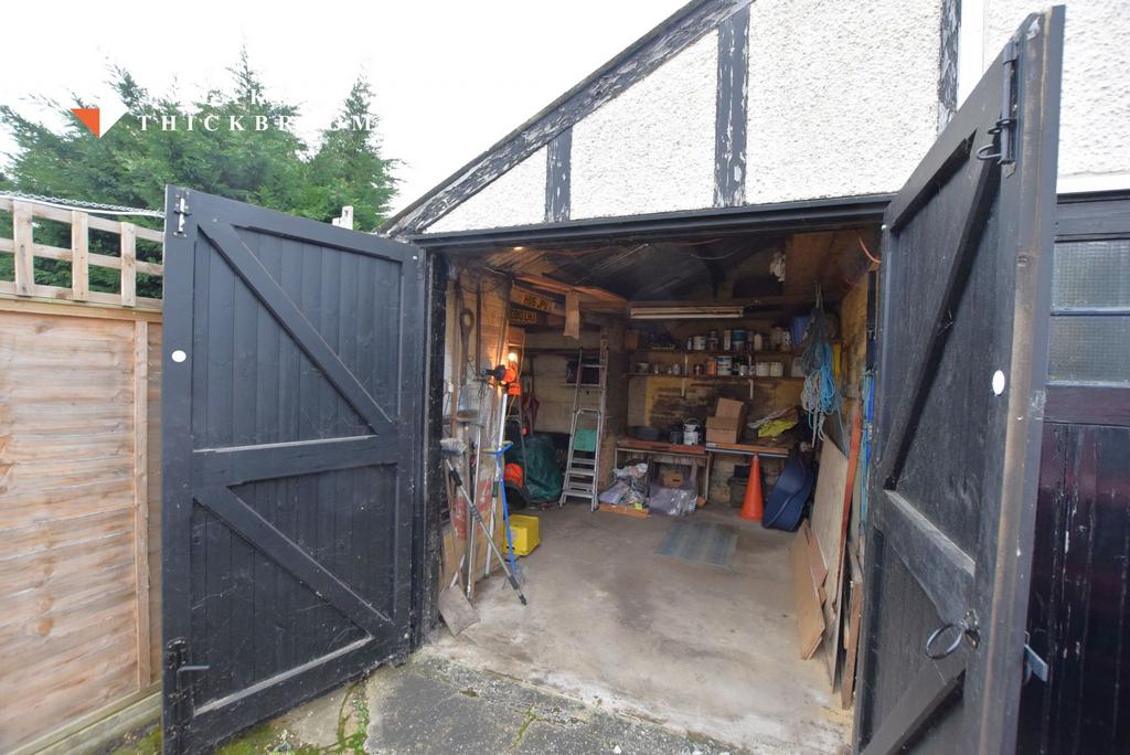Garage/workshop