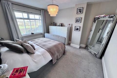198 Arnold Avenue, Sheffield, S12 3JF