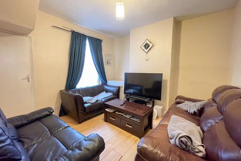 2 bedroom terraced house to rent, Stuart Road, Gravesend, Kent, DA11 0BY