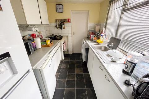 2 bedroom terraced house to rent, Stuart Road, Gravesend, Kent, DA11 0BY