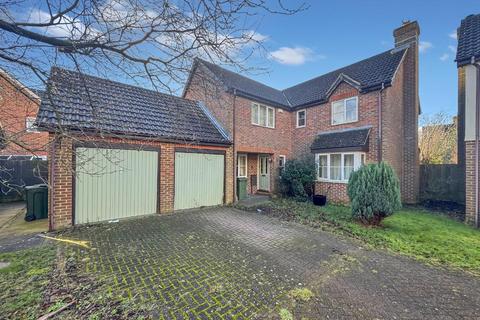 18 Conker Close, Kingsnorth, Ashford, TN23 3LL