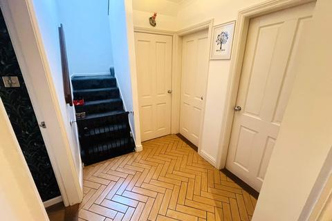 4 Bradgate Close, Willenhall, WV12 5QP