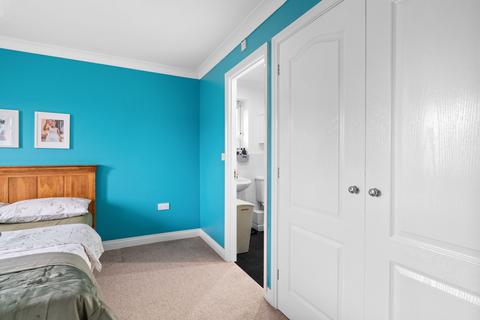 16 Bullen Close, Longstanton, Cambridge, CB24 3GT