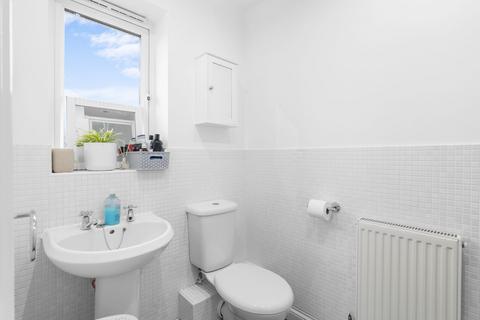 16 Bullen Close, Longstanton, Cambridge, CB24 3GT