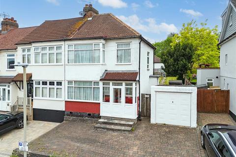 3 bedroom end of terrace house for sale, Westwood Avenue, Brentwood