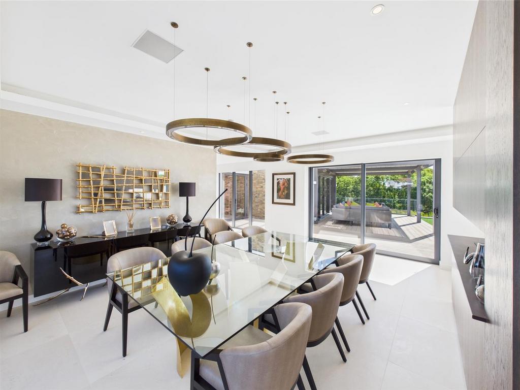 CAM04392 G0-PR0087-STILL008.jpg