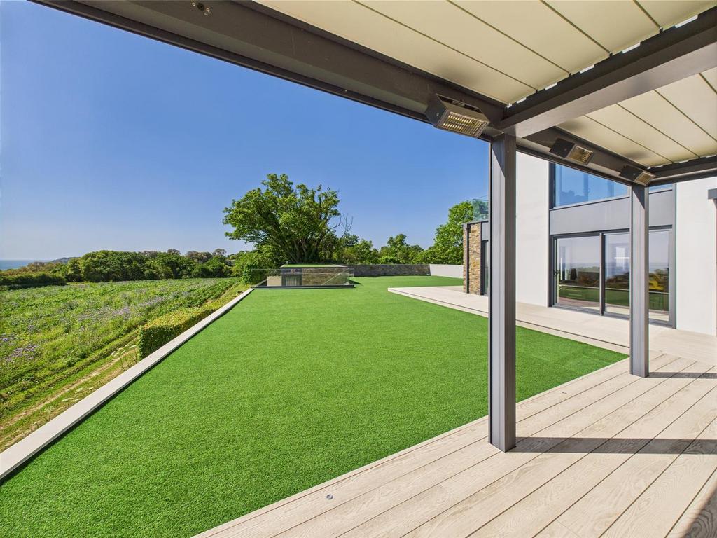 CAM04392 G0-PR0087-STILL017.jpg