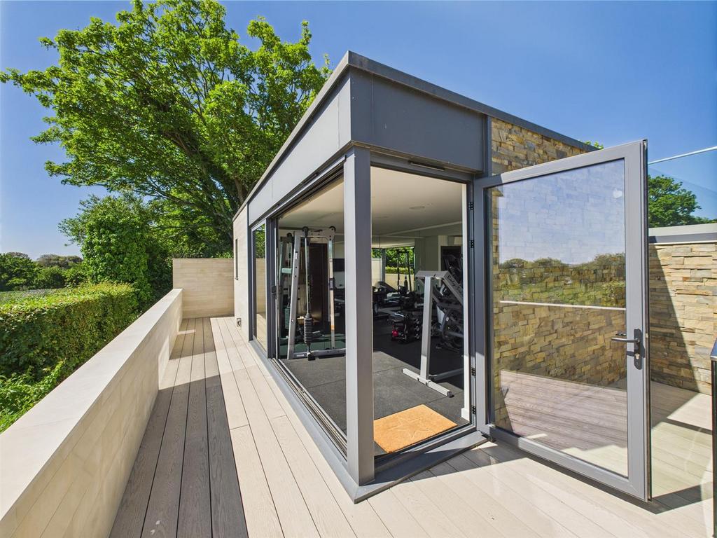 CAM04392 G0-PR0087-STILL028.jpg