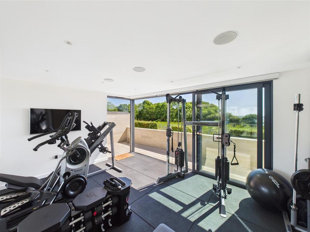 CAM04392 G0-PR0087-STILL025.jpg