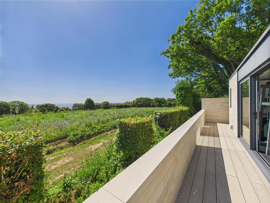 CAM04392 G0-PR0087-STILL029.jpg